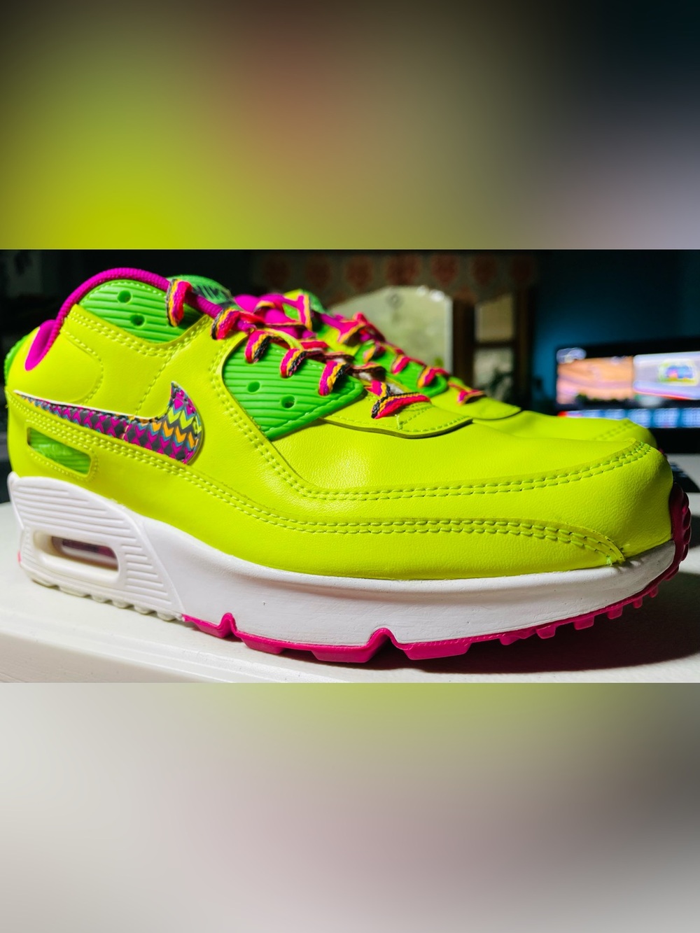 Nike Air Max 90 Leather
Volt Fire Pink (GS)
6Y- 7.5W - Picture 4 of 16